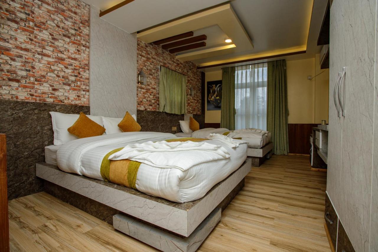 Gauri Shankar Hotel Нагаркот Екстериор снимка
