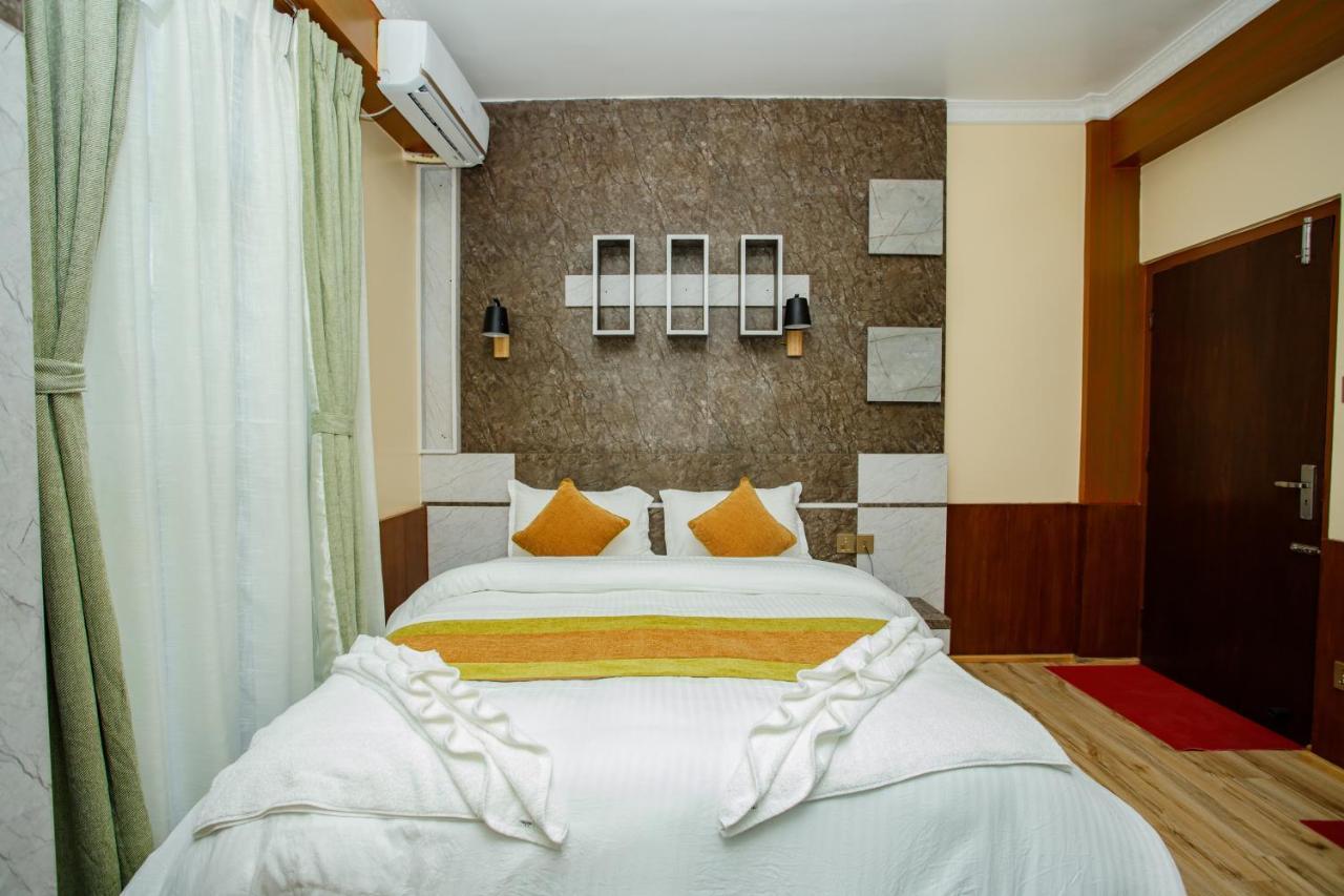 Gauri Shankar Hotel Нагаркот Екстериор снимка