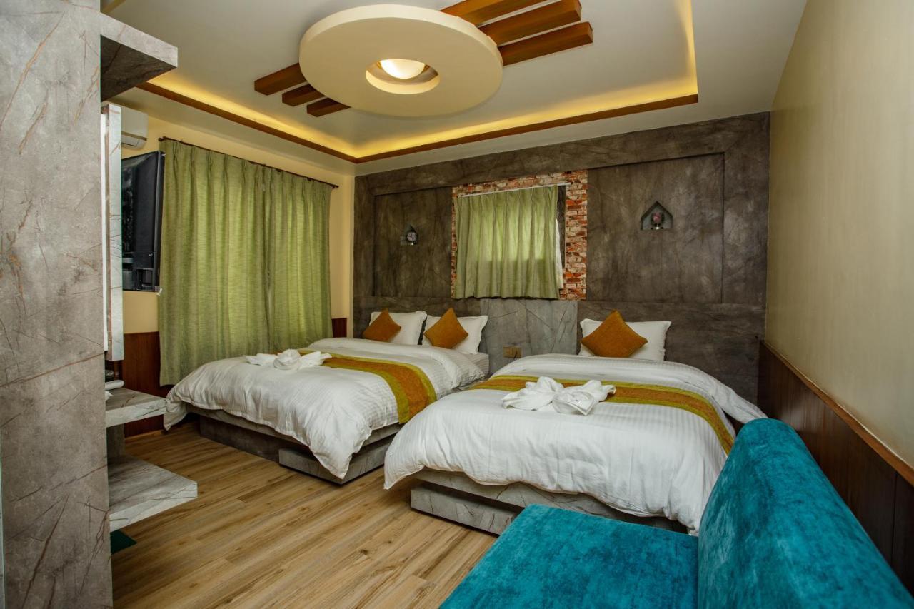 Gauri Shankar Hotel Нагаркот Екстериор снимка