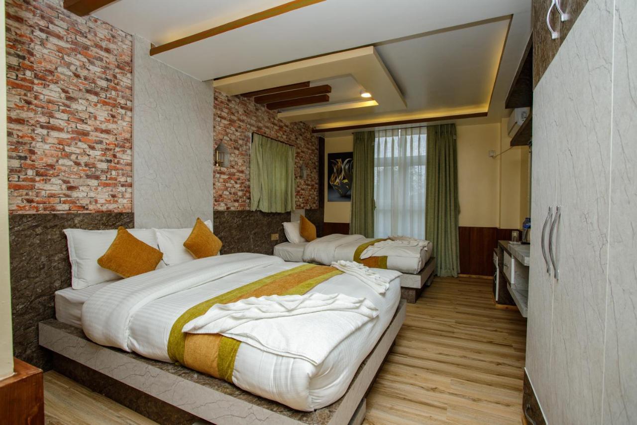 Gauri Shankar Hotel Нагаркот Екстериор снимка