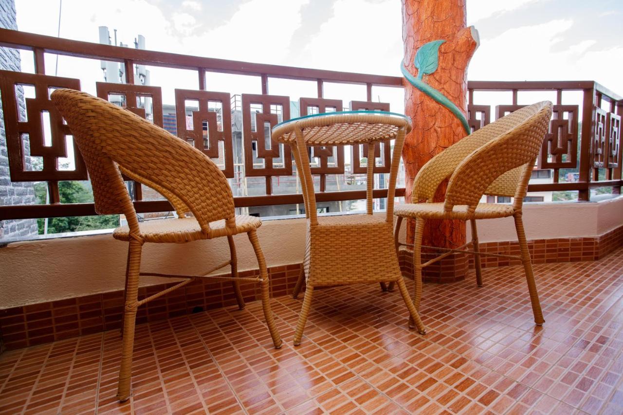 Gauri Shankar Hotel Нагаркот Екстериор снимка
